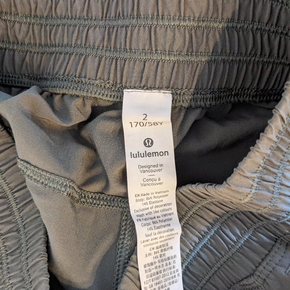 Lululemon - Wanderer Crop (size 2) - Picture 3 of 6